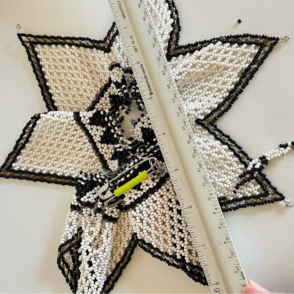 Beaded necklaces that need repair or for repurposing all damaged native seed - Picture 3 of 16